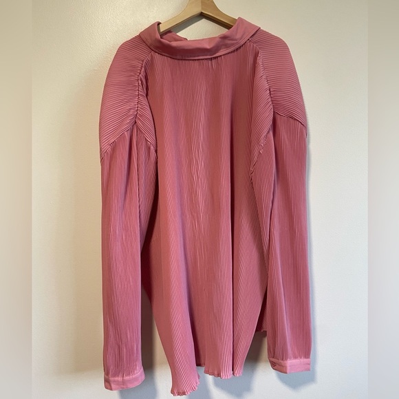 Pretty Little Things Plus Dusty Pink Plisse Button Front Oversized Shirt & Pants - Picture 8 of 15